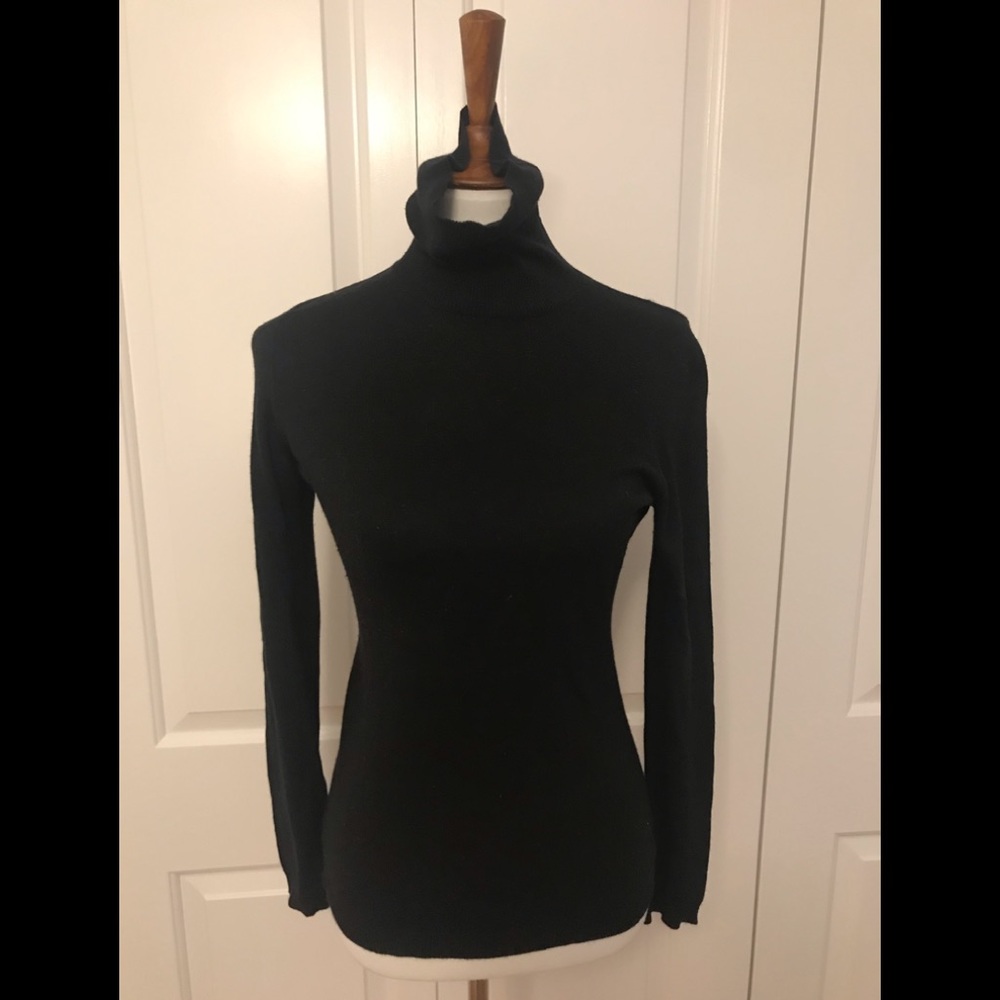 Moda International turtleneck size small